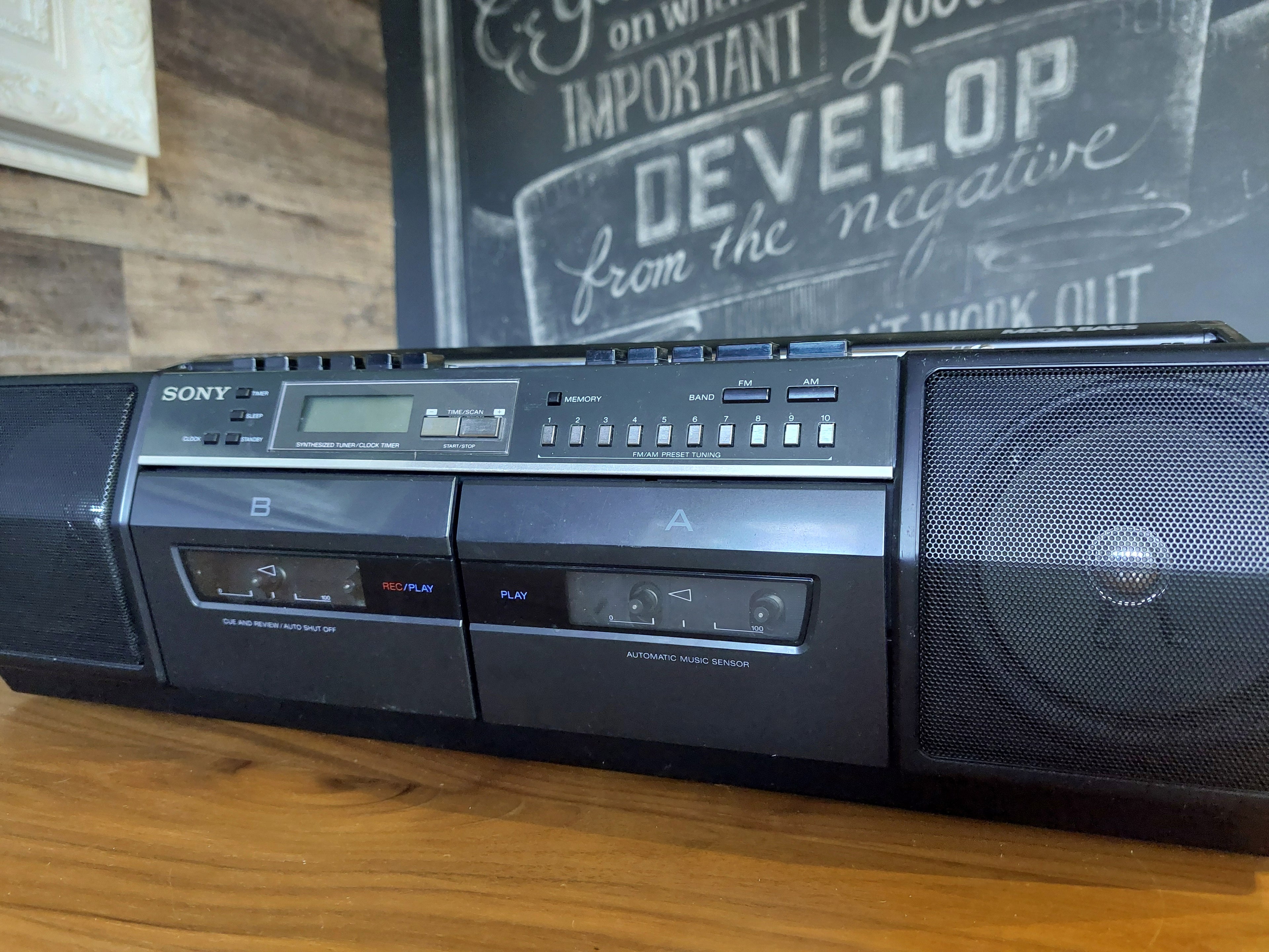 Sony Cassette Boombox Ghettoblaster CFS-DW50