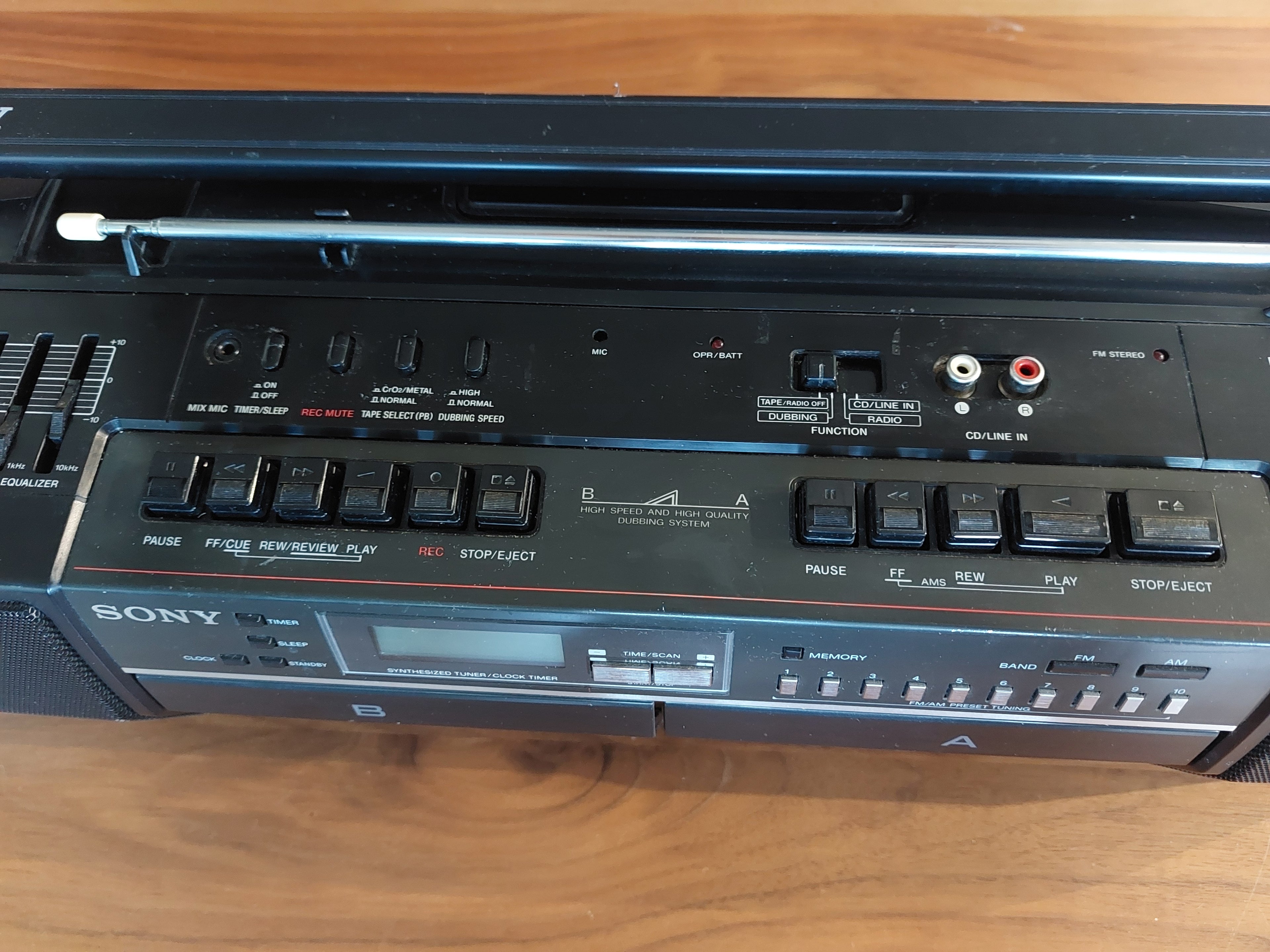 Sony Cassette Boombox Ghettoblaster CFS-DW50