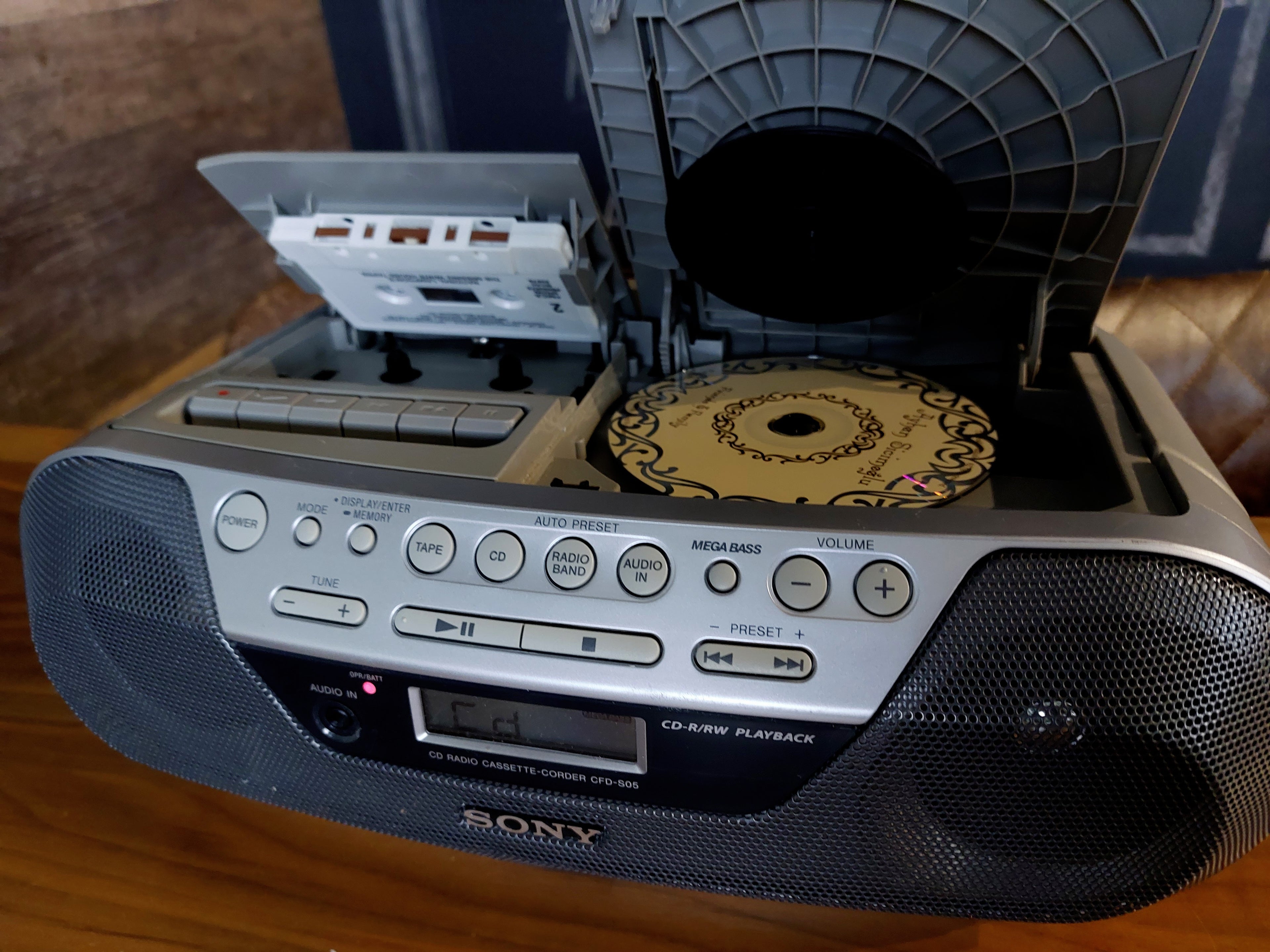 Sony CD and Cassette Tape Player Radio